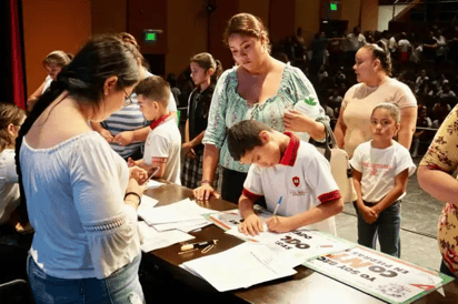 El municipio publica las listas de beneficiarios de becas escolares