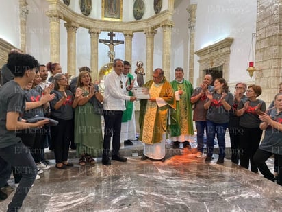 Monclova: Sacerdote Jesús Eduardo Neri se despide tras 19 años de servicio en la parroquia Santiago Apóstol.