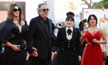 Tim Burton, Bellucci, Winona y Jenna, le ponen toque 'gótico' a Venecia con 'Beetlejuice'