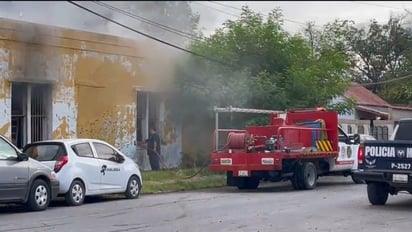 Sujetos prenden fuego a un domicilio abandonado