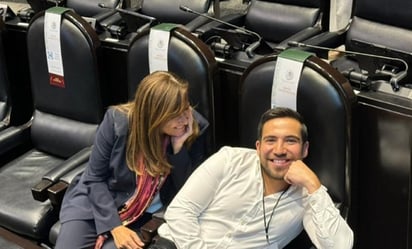 estados: El hijo de Felipe Calderón y de la diputada Margarita Zavala, recreó una foto de hace 20 años en la Cámara de Diputados 