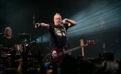 farándula: El cantante llenó de energía el Pabellón del Palacio de los Deportes
