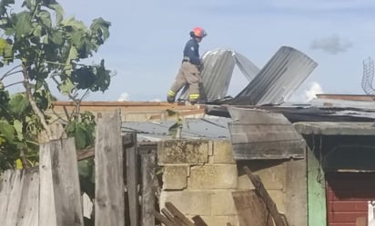 Chiapas: Decenas de casas perdieron sus techos de lámina debido a los fuertes vientos
