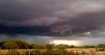 REGION: Precipitaciones de alrededor de 4 pulgadas en la zona urbana de Múzquiz, movilizaron a los cuerpos de auxilio