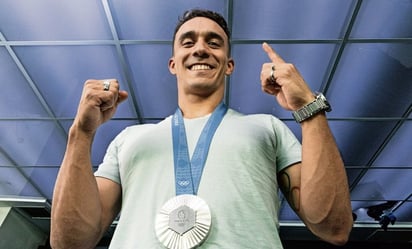 deportes: El clavadista se enfoca en disfrutar la nueva vida y reflectores que genera ser medallista olímpico.