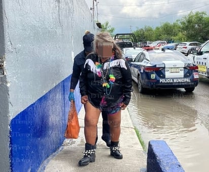 policiaca: La dama fue reportada por mostrarse agresiva con las personas.