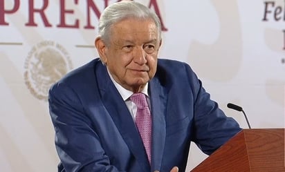 AMLO: Acusó que en el periodo neoliberal se le quitó la esencia \'popular y revolucionaria\' a la Constitución.