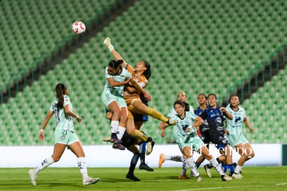 Santos Laguna femenil sin conocer el triunfo, cae ante Querétaro en casa