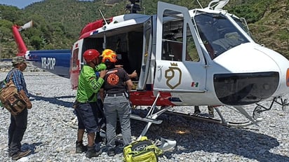 Estados: Mujer en labor de parto trasladada en helicóptero debido a creciente de río