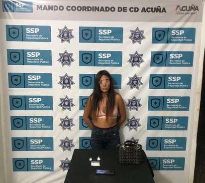 Detienen a mujer por distribución de cristal en colonia de Acuña