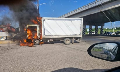 Enfrentamientos en Culiacán dejan vehículos incendiados y 4 personas lesionadas