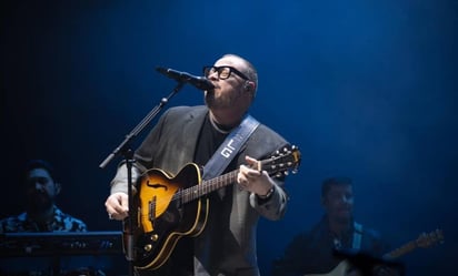 Farándula: El cantante regaló una velada íntima en el Pepsi Center
