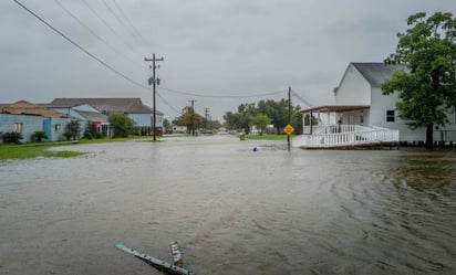 Francine se degrada a depresión tropical tras causar inundaciones en Nueva Orleans