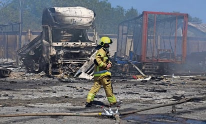 Ataque ruso contra vehículos de la Cruz Roja en Ucrania deja 3 muertos y 2 heridos