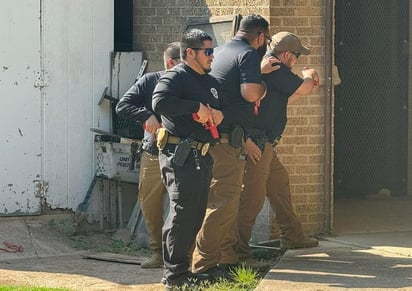 Arrestan a hombre que amenazaba con tiroteo en escuela de Carrizo