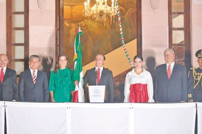 Un gran 'Grito' ciudadano y una fiesta de los coahuilenses: Manolo da su primer Grito de Independencia 