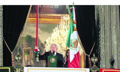 AMLO: El Presidente da su último Grito frente a miles de mexicanos que se reunieron en el Zócalo capitalino para “decirle adiós”
