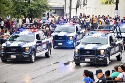 policiaca: La presencia policial se reforzó con elementos a pie y patrullajes continuos por las principales arterias de la ciudad.