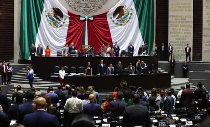 estados: El pleno también guardó un minuto de silencio por las víctimas del sismo de 1985 y de 2017. 