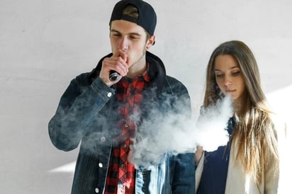 SALUD: El vapeo parece estar afectando negativamente la función cerebral de los estudiantes universitarios.

