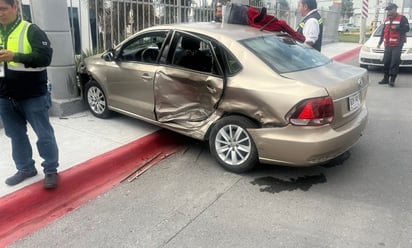 REGION: Se atraviesa conductor a la brava en el parque industrial Santa María
