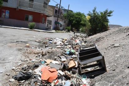 monclova: Se ven acumulaciones de basura en calles y parques.