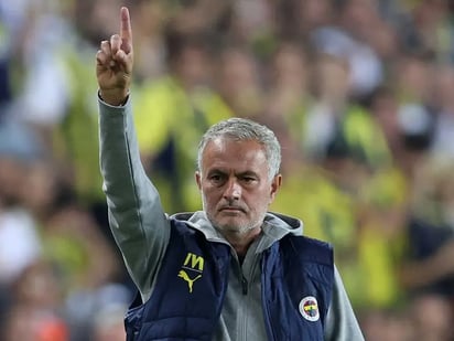 DEPORTES: El entrenador Portugués José Mourinho, hizo historia con el triunfo del Fenerbahce por 2-1 sobre el Real Unión Saint-Gilloise 