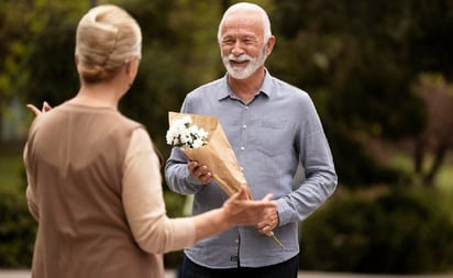 SALUD: Casarse más tarde en la vida no solo es un reflejo de la búsqueda continua de amor y compañía