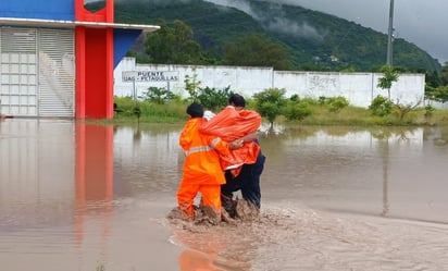 Brigadas de rescate actúan en Chilpancingo tras el paso de 'John'