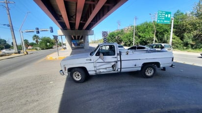 Policiaca : Solo daños materiales fue el saldo del percance vial.