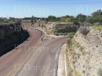 Monclova: Ante las pésimas condiciones de la carretera 57, piden precaución.