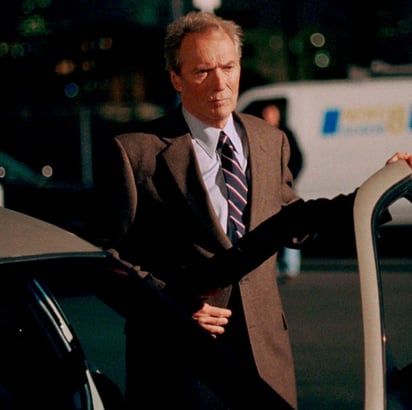 Clint Eastwood arrasa en Netflix con una película policiaca de hace 22 años