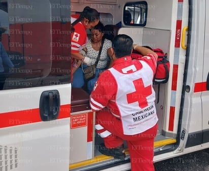 Policiaca : Socorristas de la Cruz Roja le brindaron los primeros auxilios.