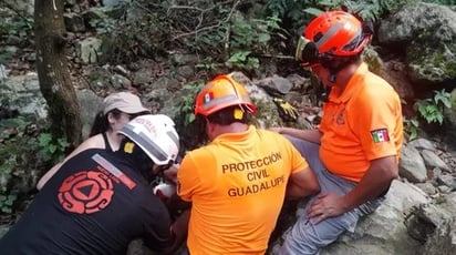 Rescatan a mujer lesionada en cerro de La Silla, Nuevo León