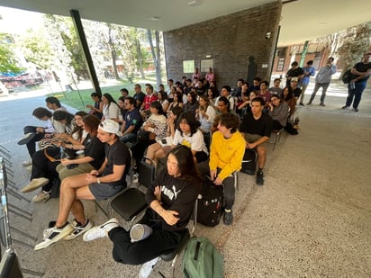 Torreón: Alumnos de la Ibero apoyan a emprendedores locales en áreas de alimentos y servicios.