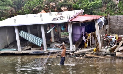 Guerrero y Oaxaca, libres de inundaciones tras paso del huracán John