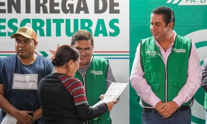 REGION: Estado y municipio fortalecen regularización de la tenencia de la tierra con la entrega de escrituras
