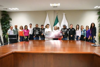 Club Sinvergüenzas realiza donativo de 20 mil pesos a Casa OMNIA