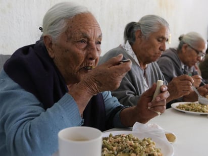 piedras negras: Los comedores ofrecen alimentos saludables adaptados a las necesidades de los adultos mayores