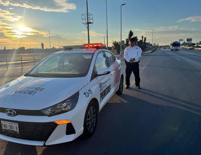 Torreón: Usar el celular al conducir puede provocar choques y pérdidas de control.