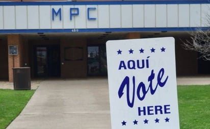 EAGLE PASS Eagle Pass inicia la votación anticipada para las elecciones del 5 de noviembre  Hoy, miles de ciudadanos de Eagle Pass se dirigen al Multipurpose Center para