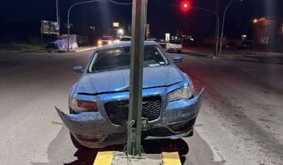 Accidente : El choque ocurrió debido a que estaba distraído hablando por teléfono celular. 