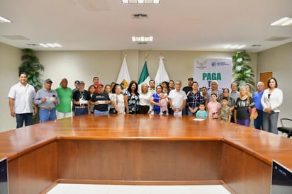 desastres naturales: La entrega se realizó en la sala de cabildo de la Presidencia Municipal. 