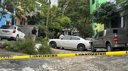 Nuevo León: La víctima estaba maniatada y cubierta de pies a cabeza, junto a un vehículo Tsuru blanco.