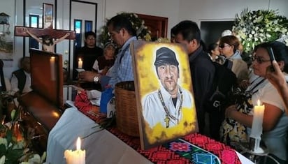 sacerdote Marcelo Pérez: Por la mañana del martes, los padres, hermanos y conocidos del sacerdote trasladaron el féretro frente al templo de San Andrés. 