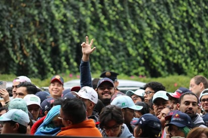 Fórmula 1:  La euforia por Checo Pérez se desborda en Plaza Carso previo al GP de la Ciudad de México 2024