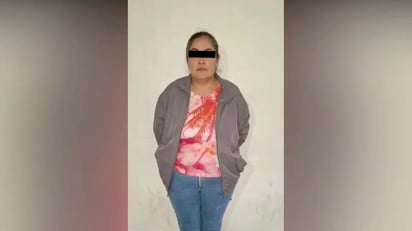 La detienen por presuntamente golpear a hija en su escuela