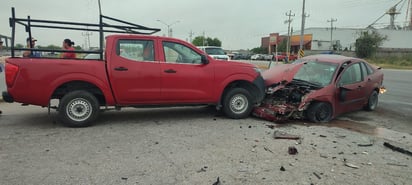 Daños materiales y un lesionado deja accidente vial