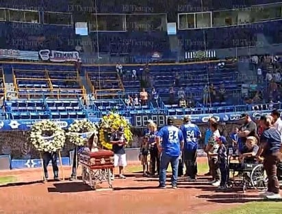 Despedida: Acereros de Monclova despiden con tristeza a Guillermo Mena, su querido bat boy