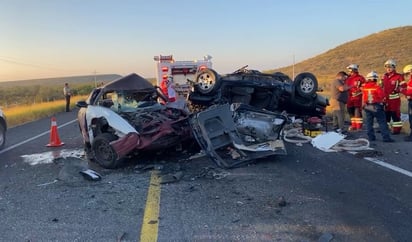 accidente vial : Las autoridades acordonaron la zona.